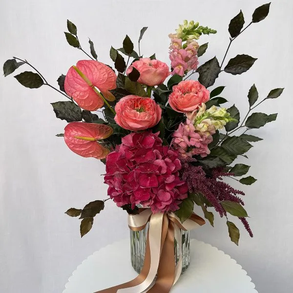 AMOUR IN BLOOM